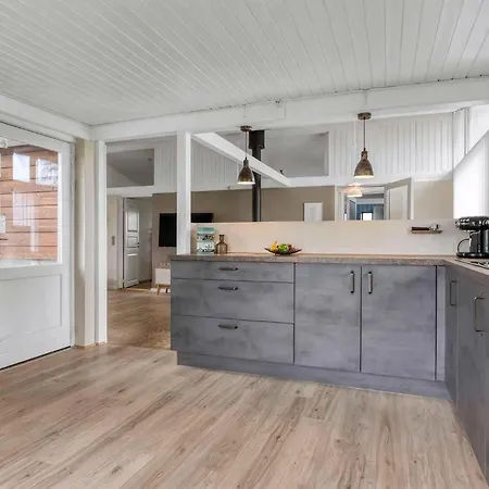 Family-friendly Activity House By The Sea Hébergement de vacances